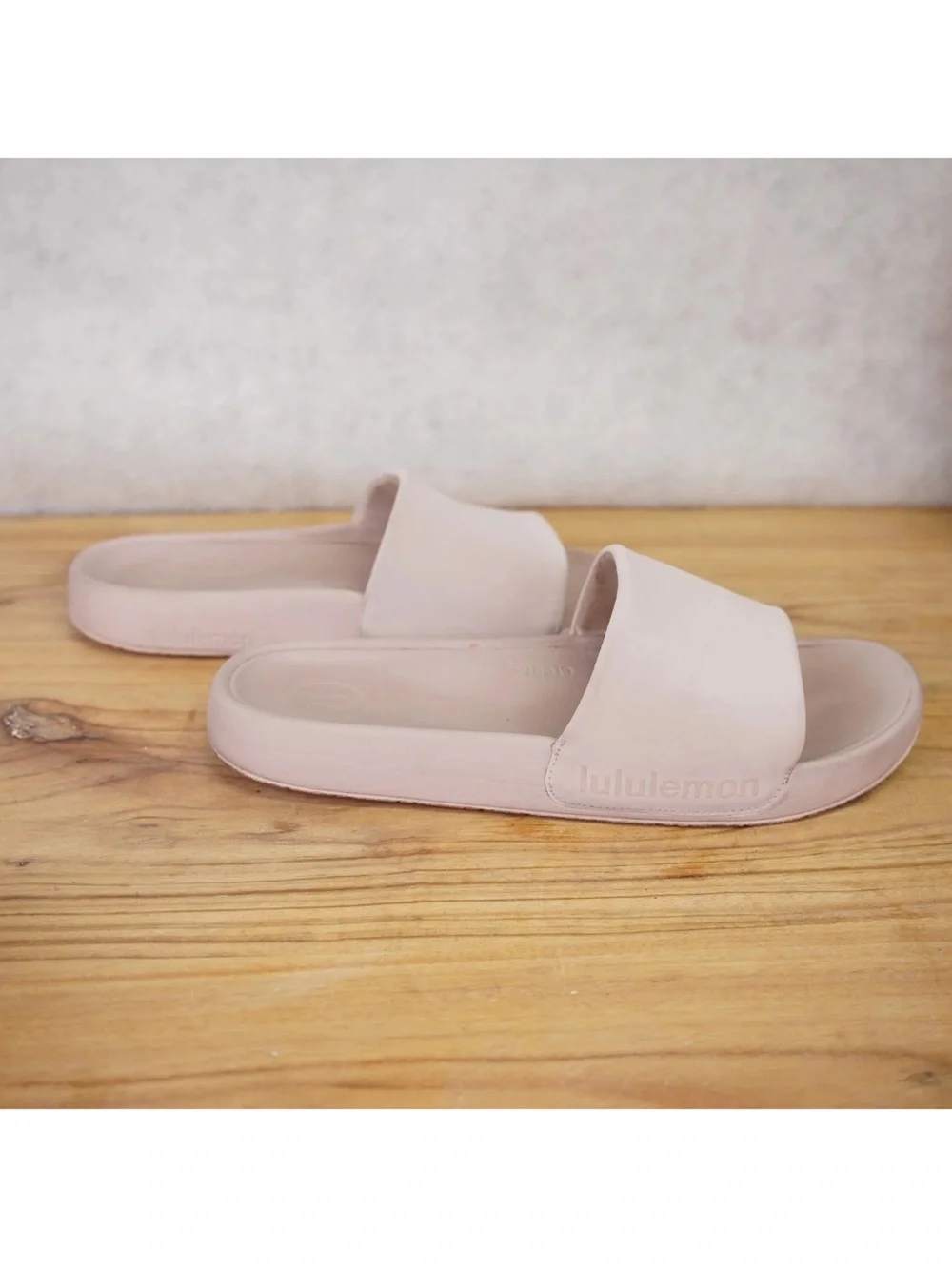 Lululemon Women's Restfeel Slides Size US 9 UK 6.5 Pink LW9EF2S Comfort Cozy